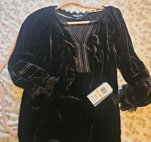 Democracy Black Velvet Lace-Trim Tunic Top